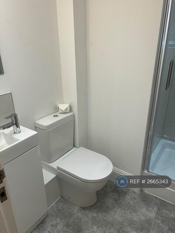 Flat 12 Ensuite