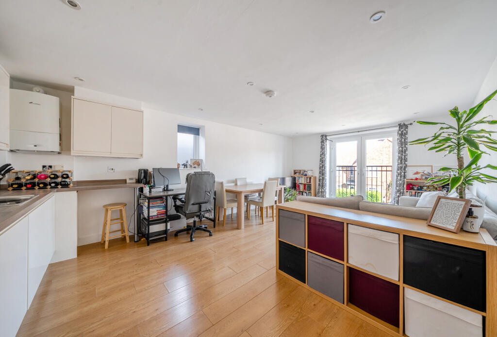 1364990-7-68e7b8b...