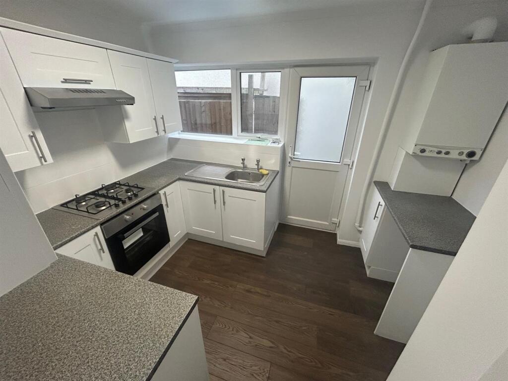 kitchen 3.jpg