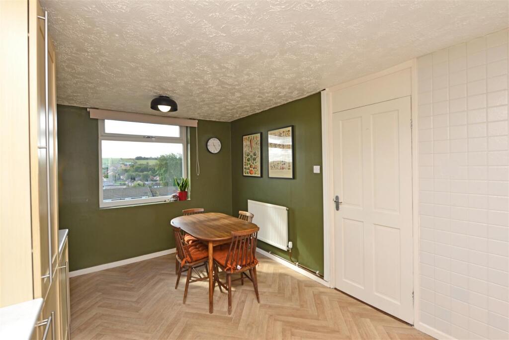 Fitted Dining Kitchen: