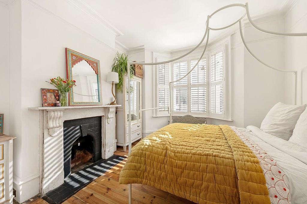 Bedroom (2).jpg