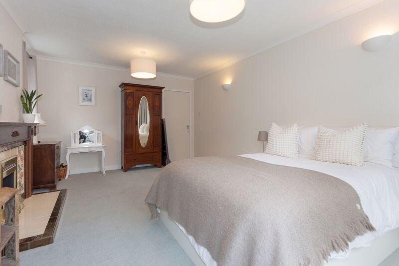 BEDROOM 1 FRONT 