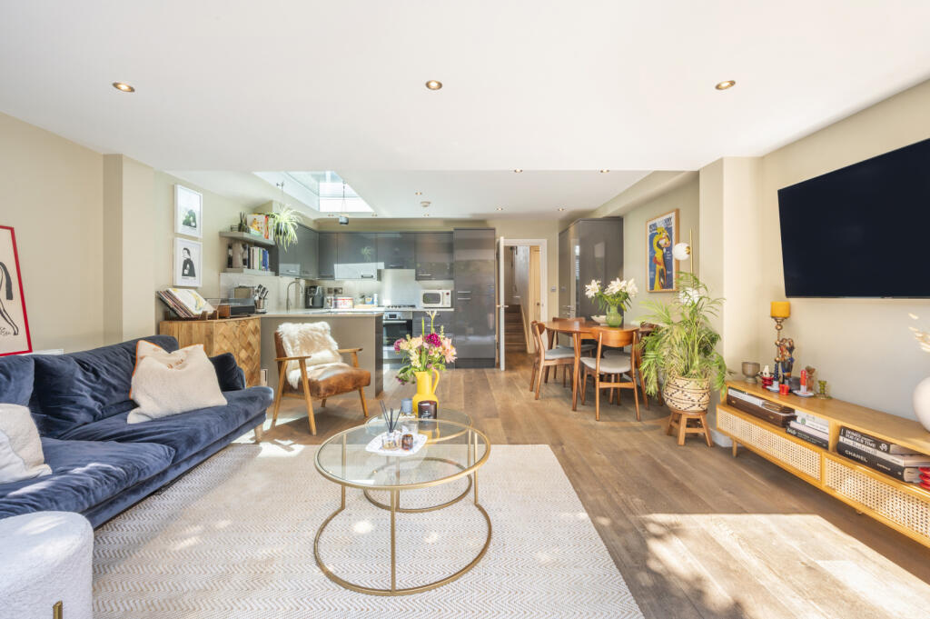 Reception/Kitchen