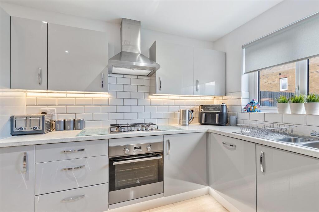 Kitchen 1.jpg