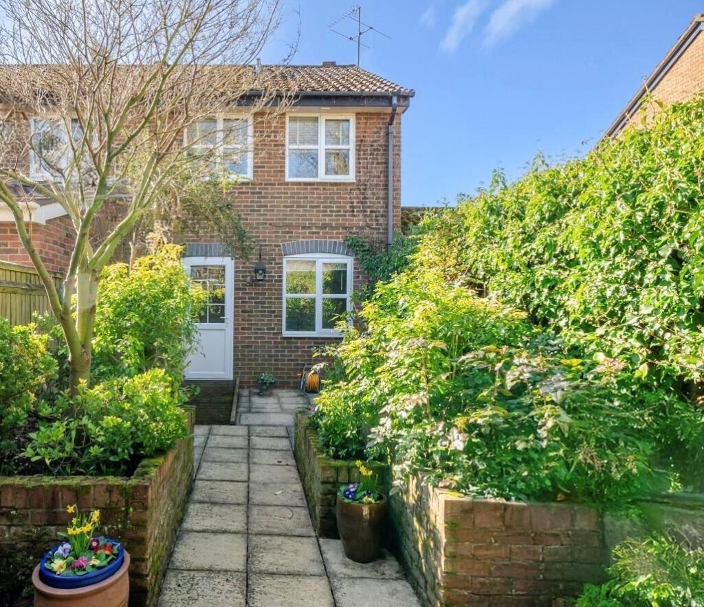 Vendor Rear Of Property.jpg