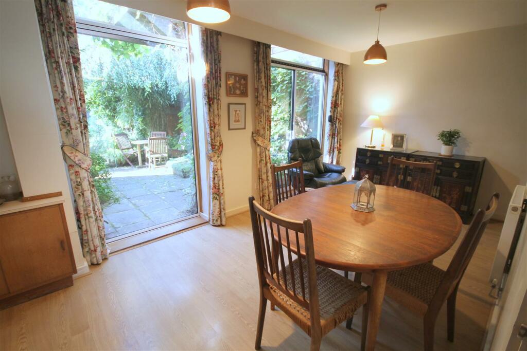 WD Dining Room i.JPG