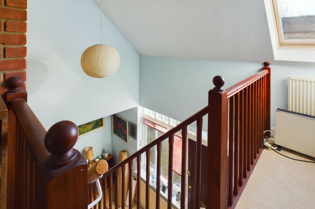 CAM02519G0-PR0207-STILL013