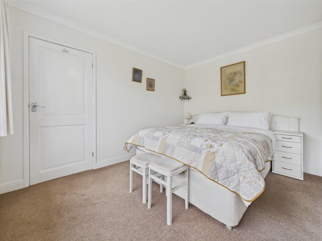 CAM04273G0-PR0129...