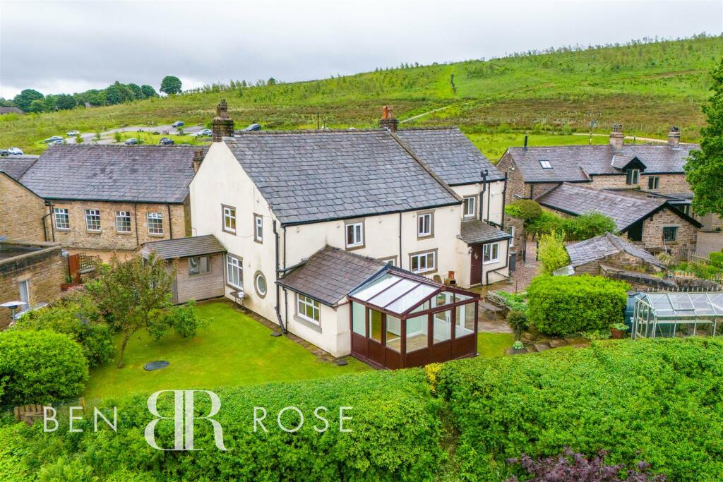 Rear Aerial External