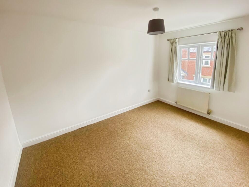 pbox-bedroom-310498.jpg