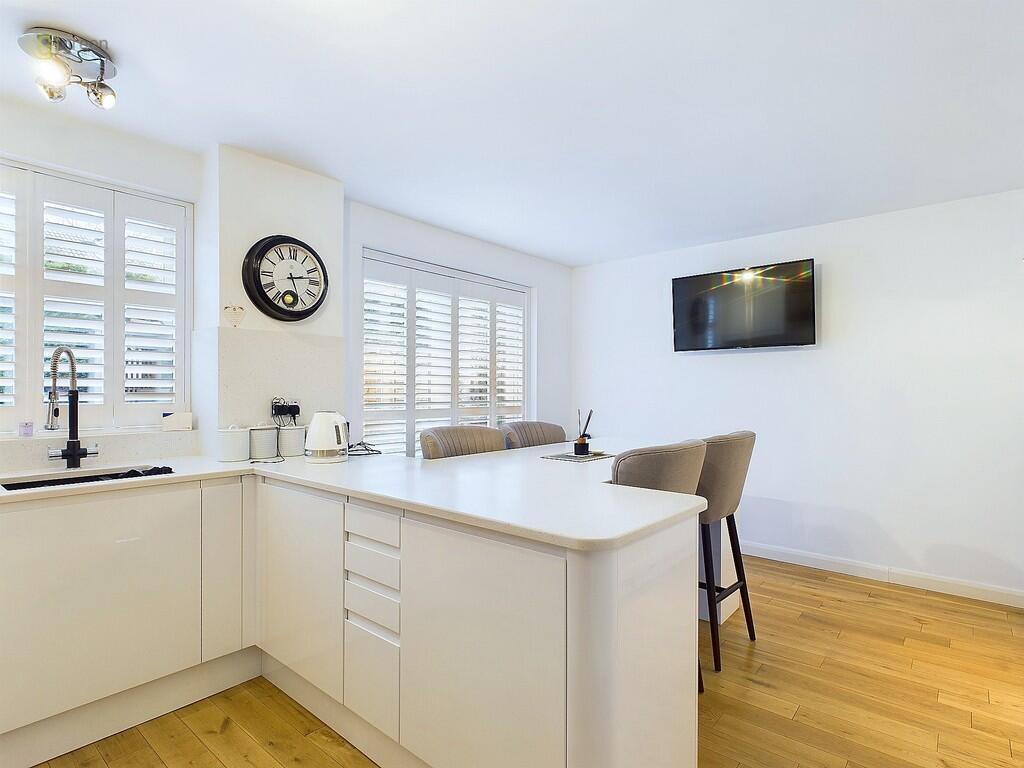 CAM04914G0-PR0028...