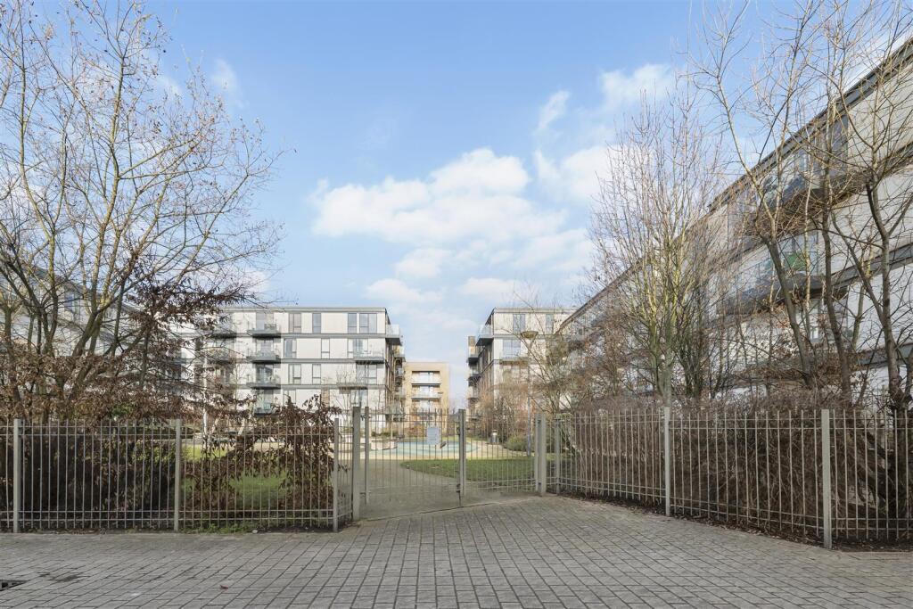 Citius Court, E4