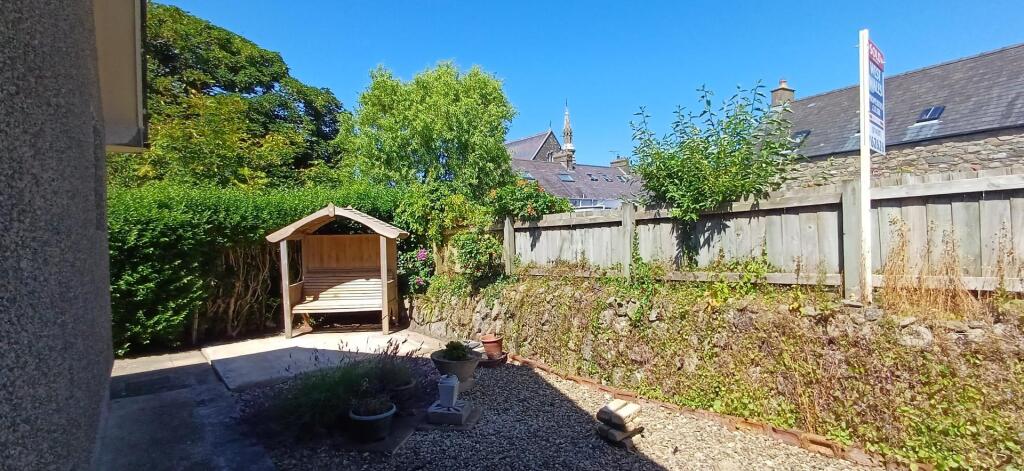 5 bryn road another garden.jpg