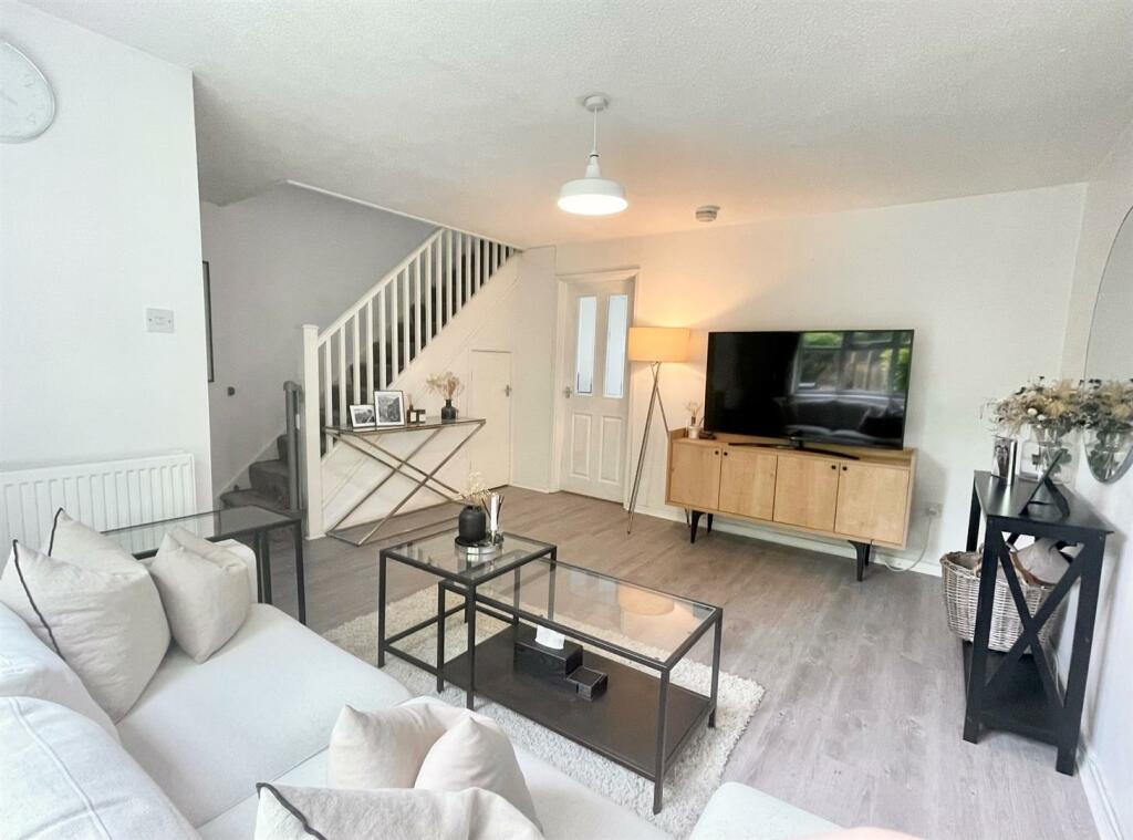 Living room 3.jpg