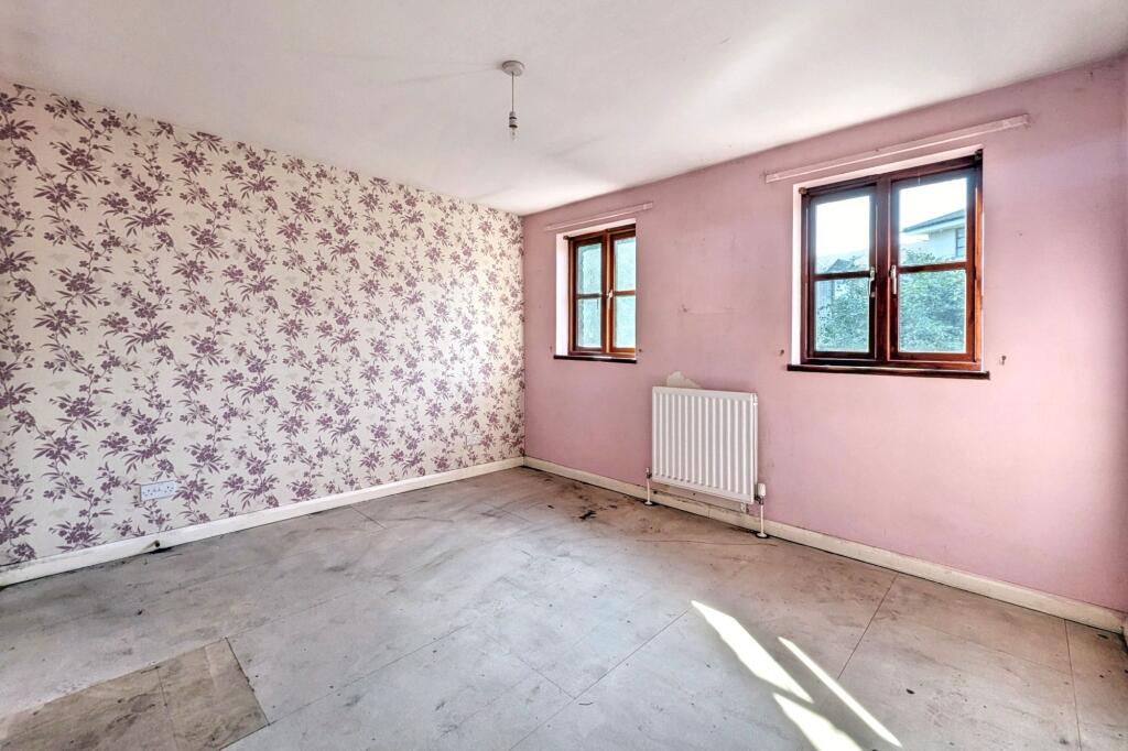 2 Pownsett Terrace, Ilford, Essex IG1 2SW