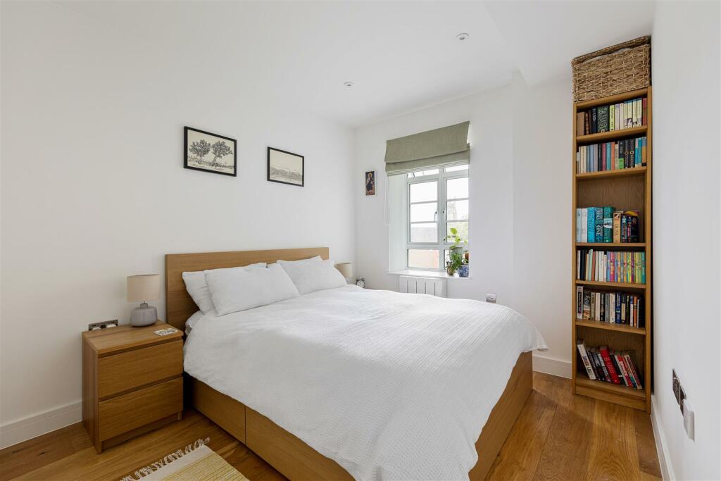 Robart House, E11