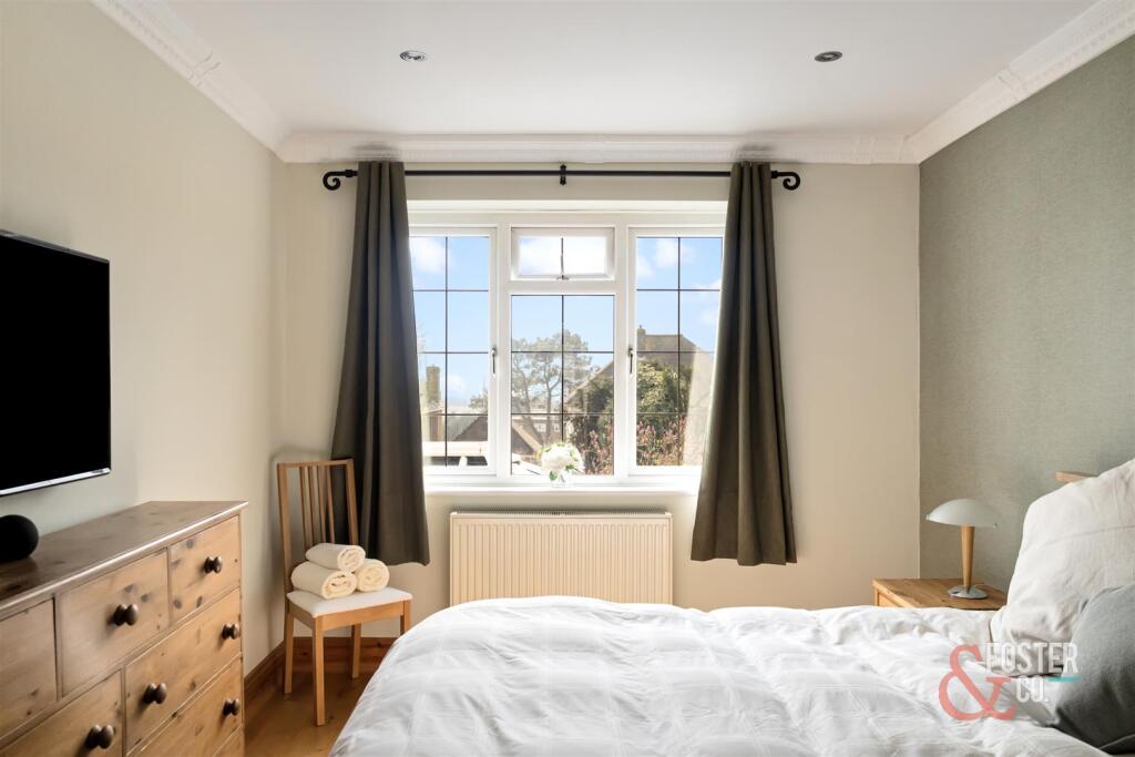 Whitethorn Drive, 9-013.jpg