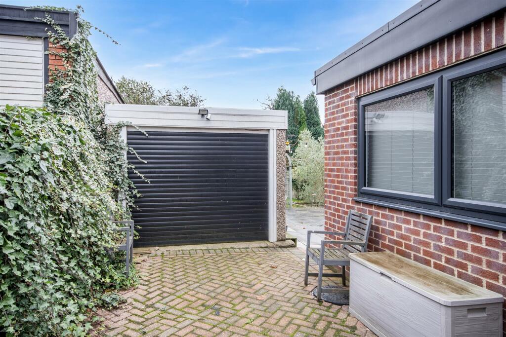 Detached Garage