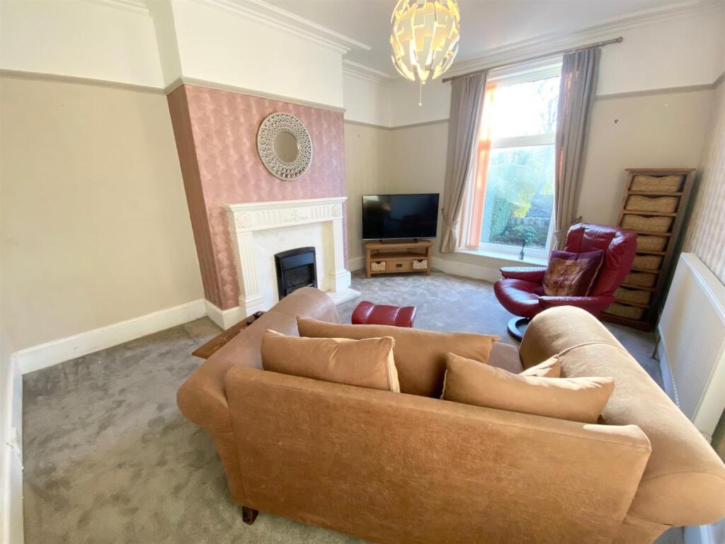 lounge.jpg