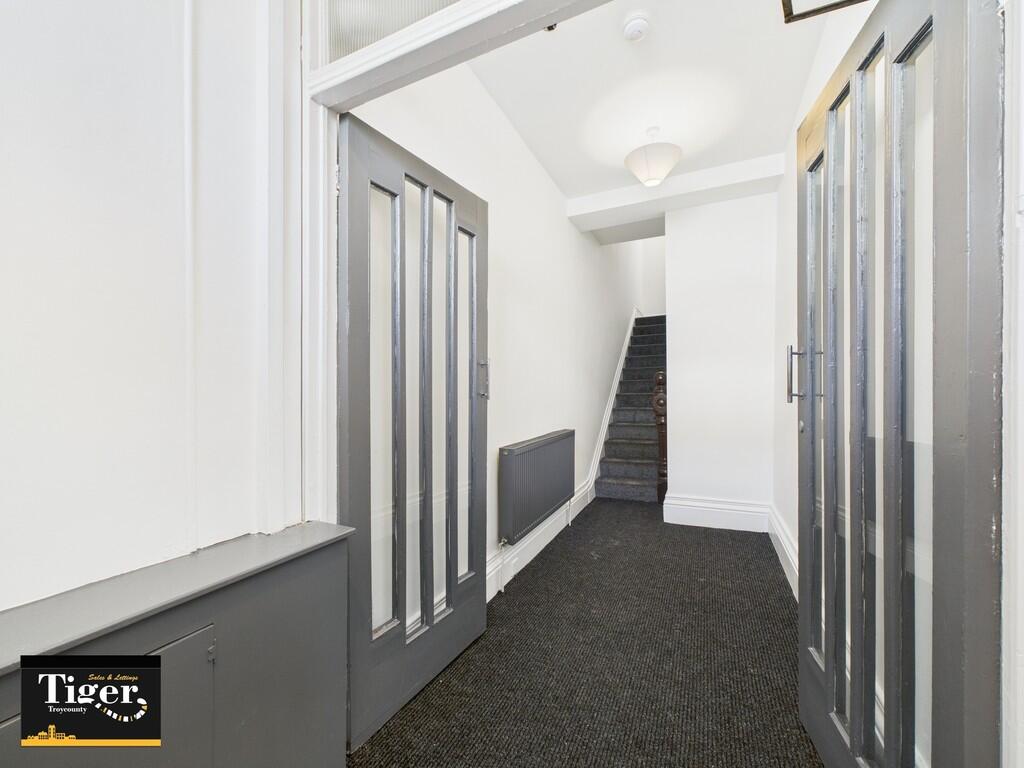 CAM02176G0-PR0498...