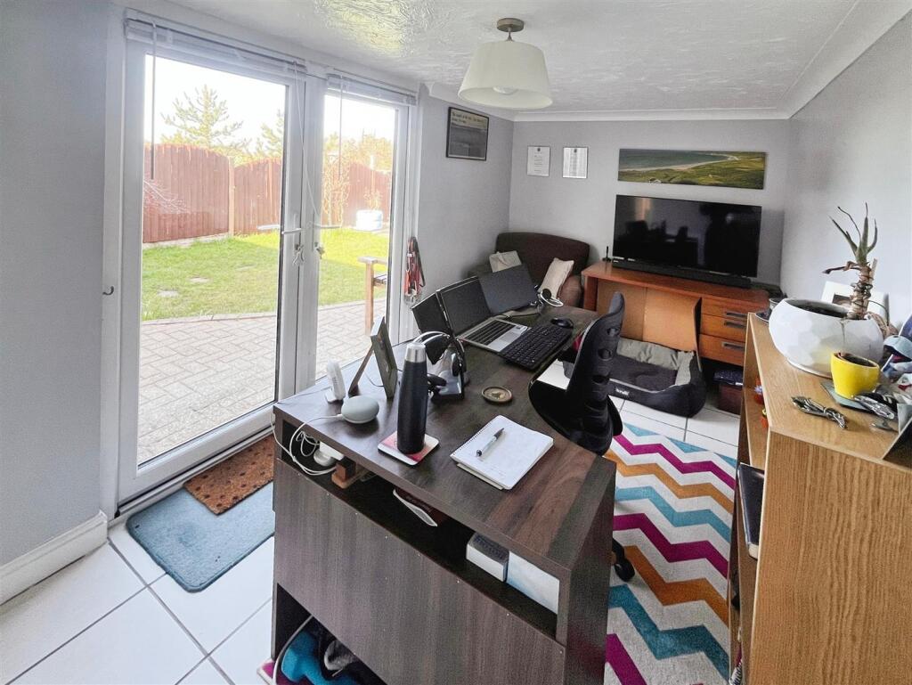 GARDEN ROOM / HOME OFFICE IMAGE TWO