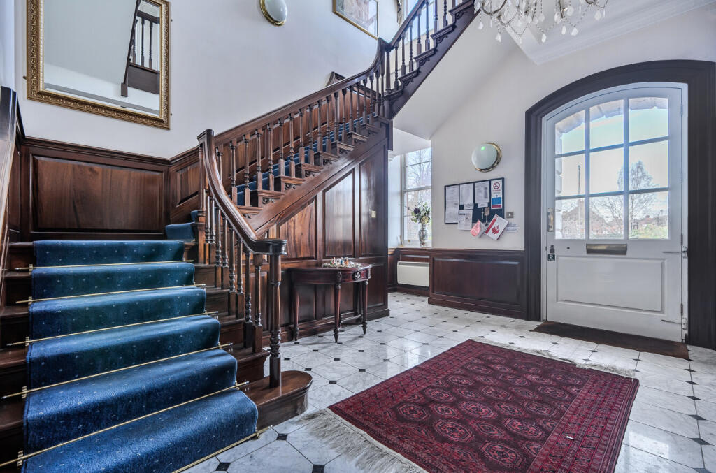 1386720-6-692ee3a...