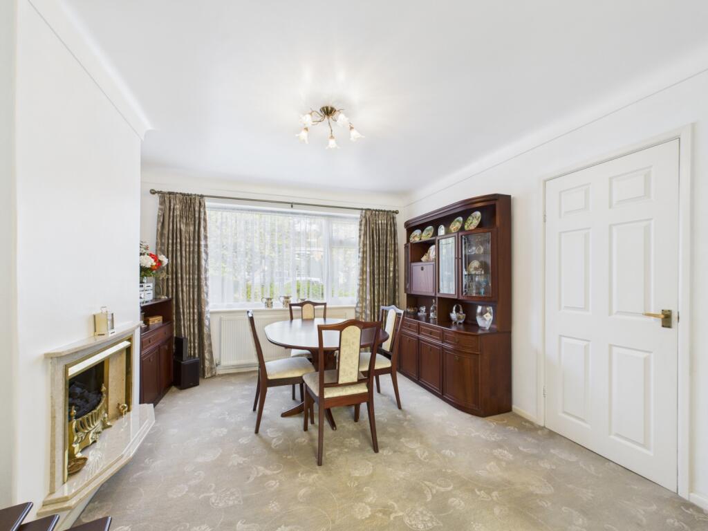 CAM02386G0-PR0145-STILL021