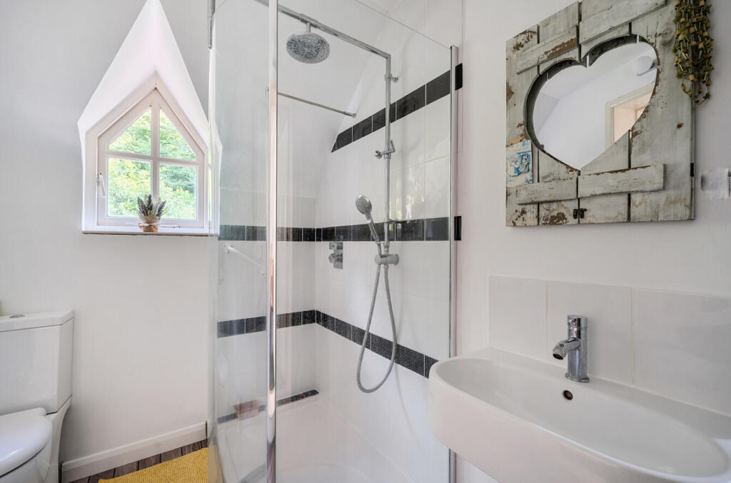 1306375-12-685992...