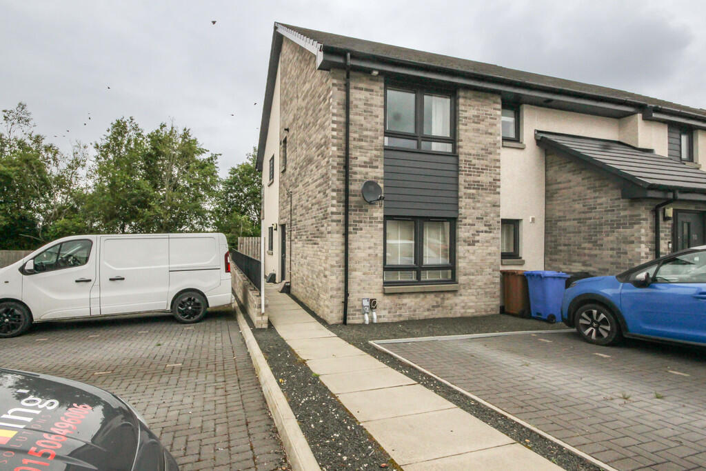 12 Balmoral - Red...