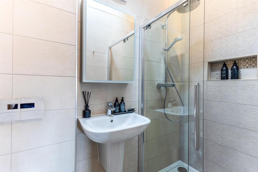 Hawksley Rise Bathroom 2.jpg