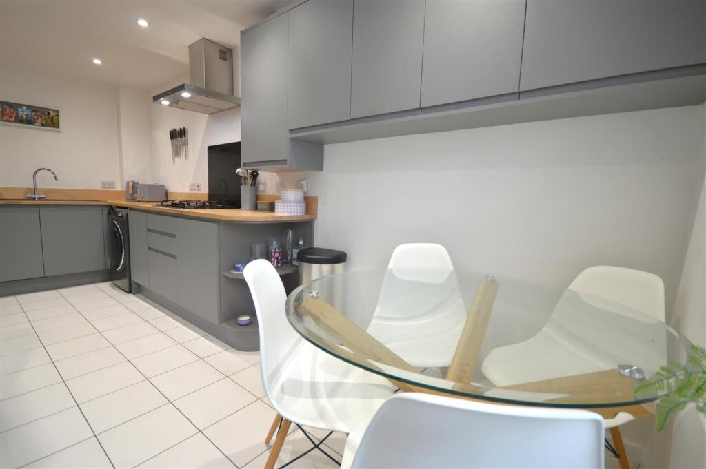 kitchen/breakfast room