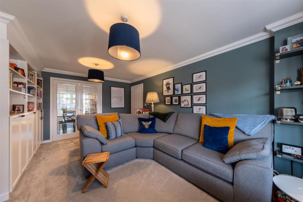 15 Wavell Way-010.jpg