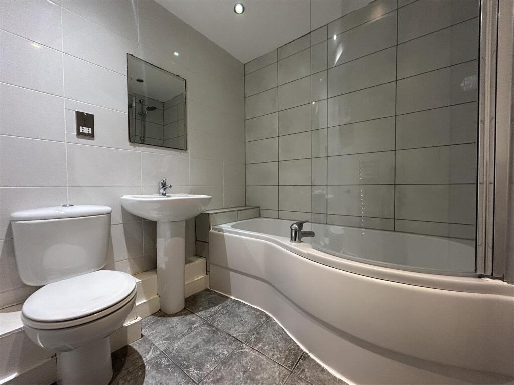 Bathroom.jpeg