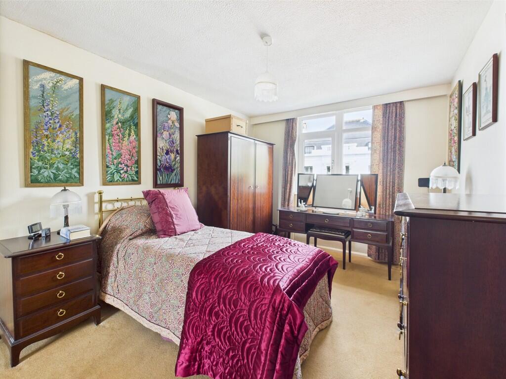 CAM03974G0-PR0135...