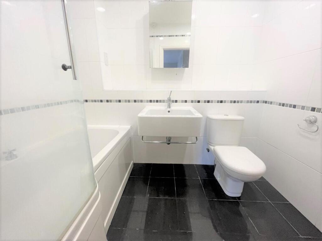 En - suite bathroom