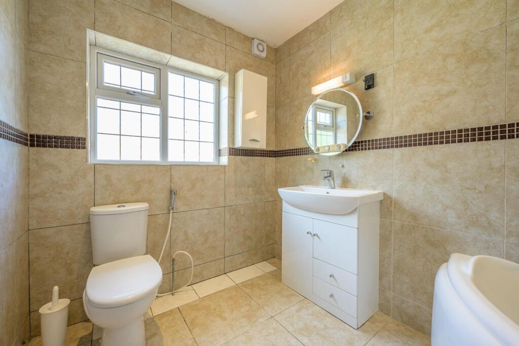EnSuite Bathroom 1
