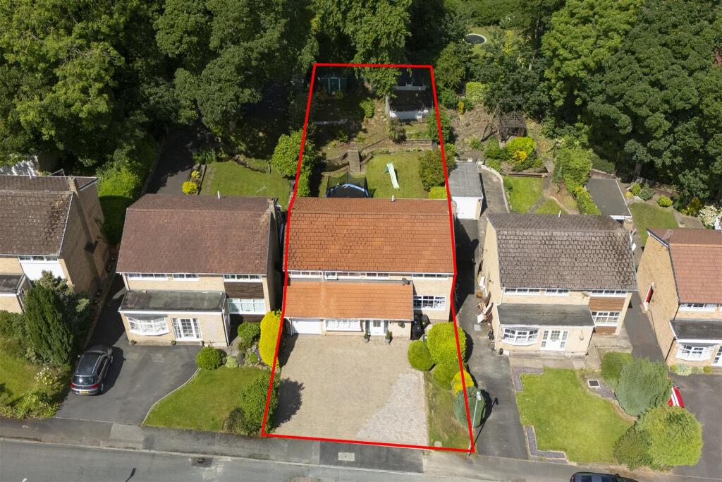 Bramleys Estate Agents - Cheviot Way - Mirfield (6
