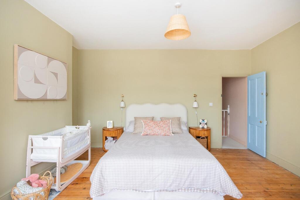 1R8HEE - Bedroom E.jpg