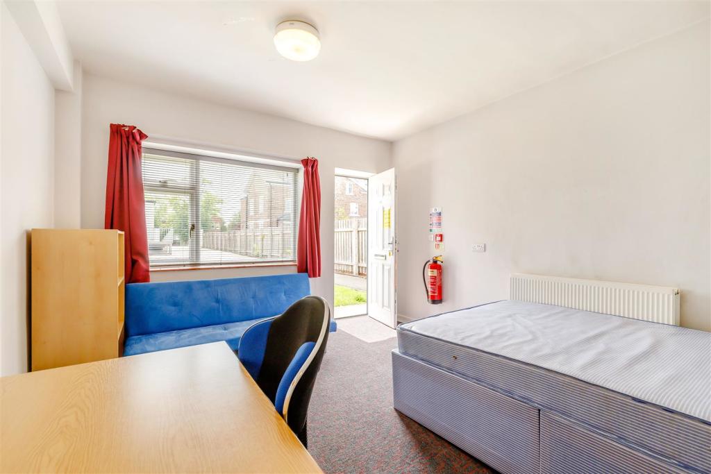 8508862-interior09.jpg
