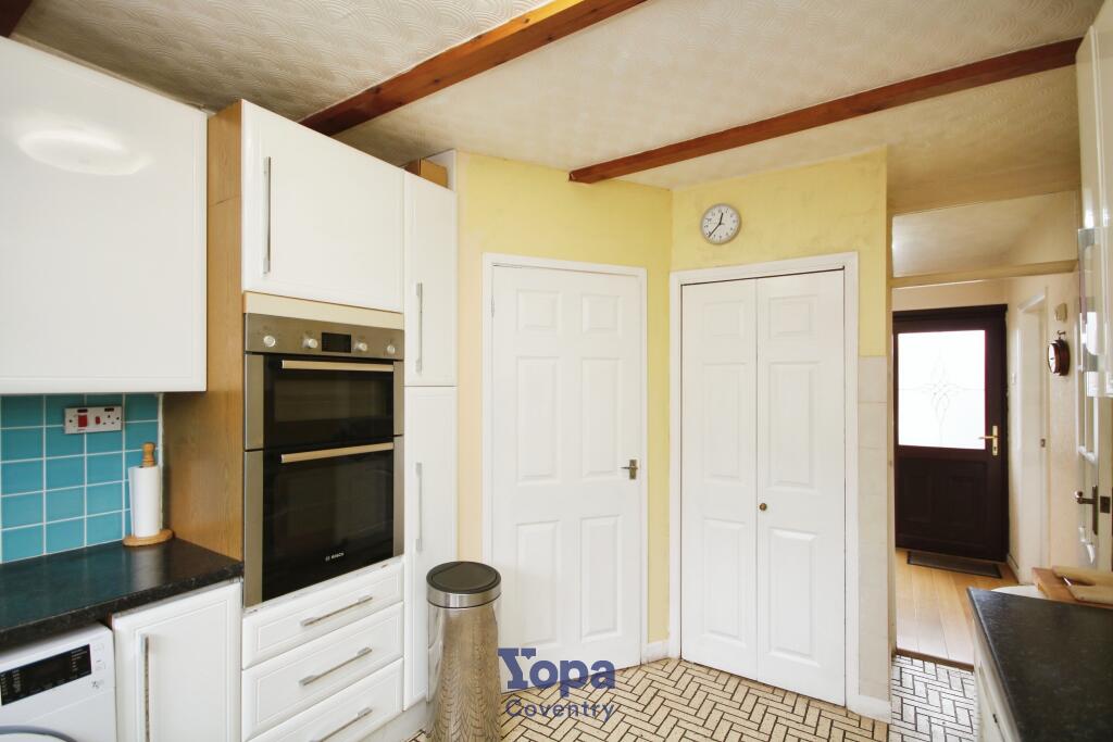 7ffed22f-Kitchen 203.JPG