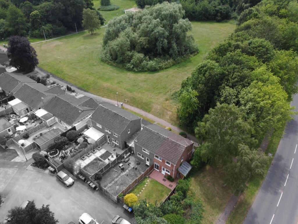 16 Twycross Walk aerial-8 bw.jpg