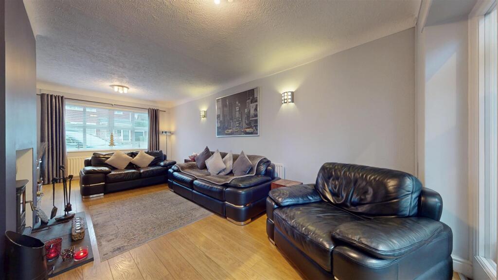 Eagle Crescent Living Room