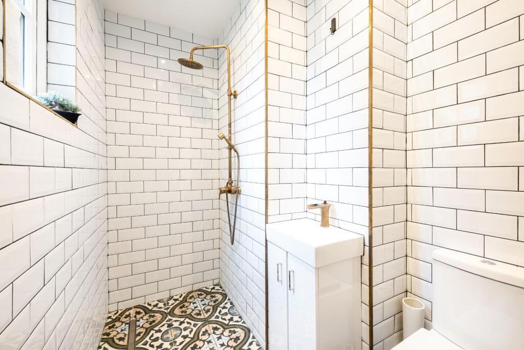 Flat 2, 6 Kensington Place, Bath, BA1 6AW-14.jpg