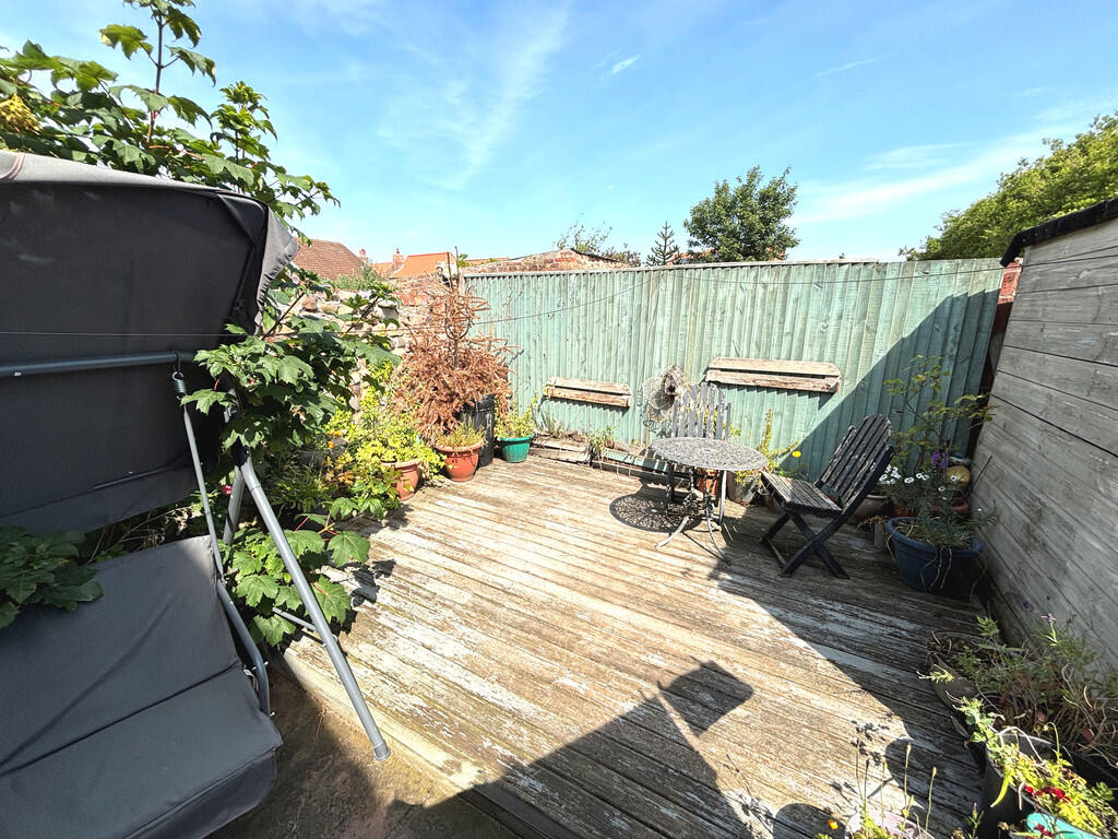 Enclosed garden