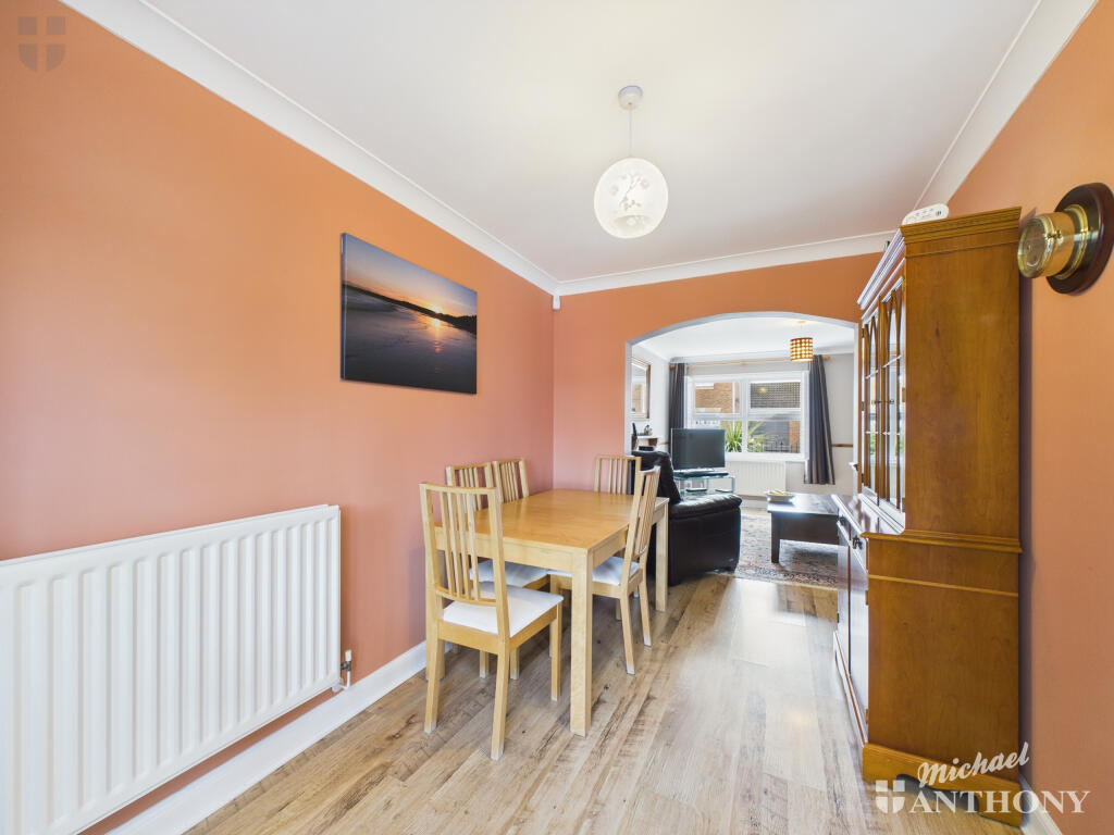 CAM03218G0-PR0615-STILL005