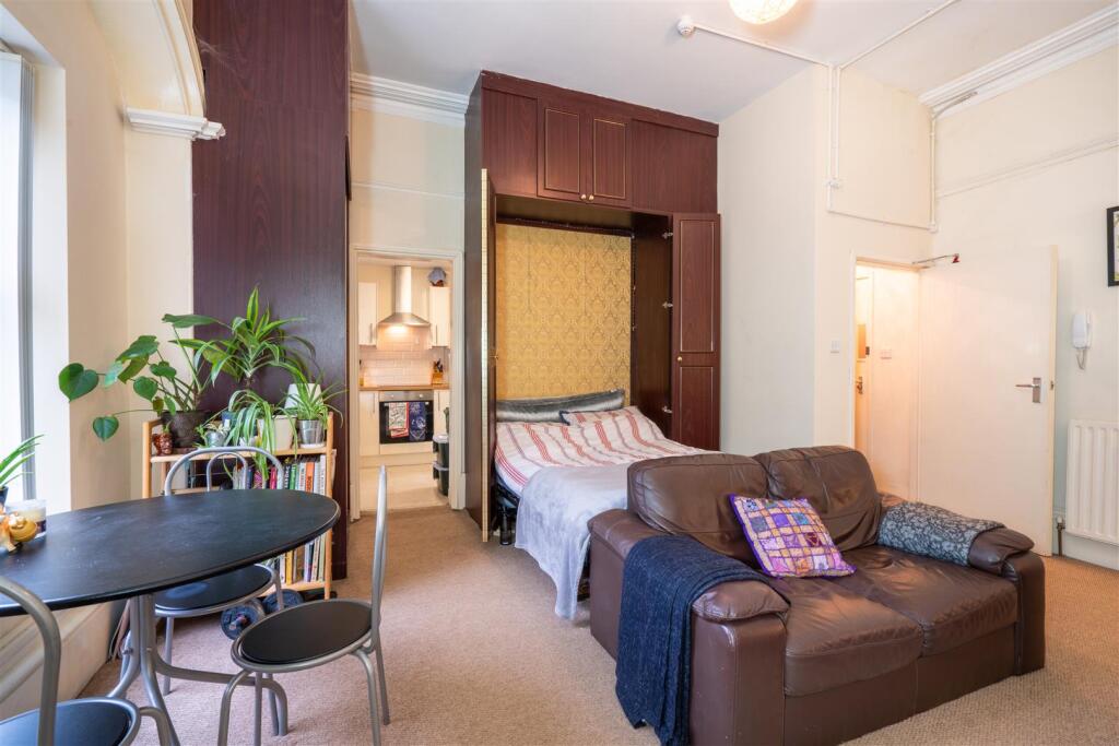 Flat 2_-3.jpg