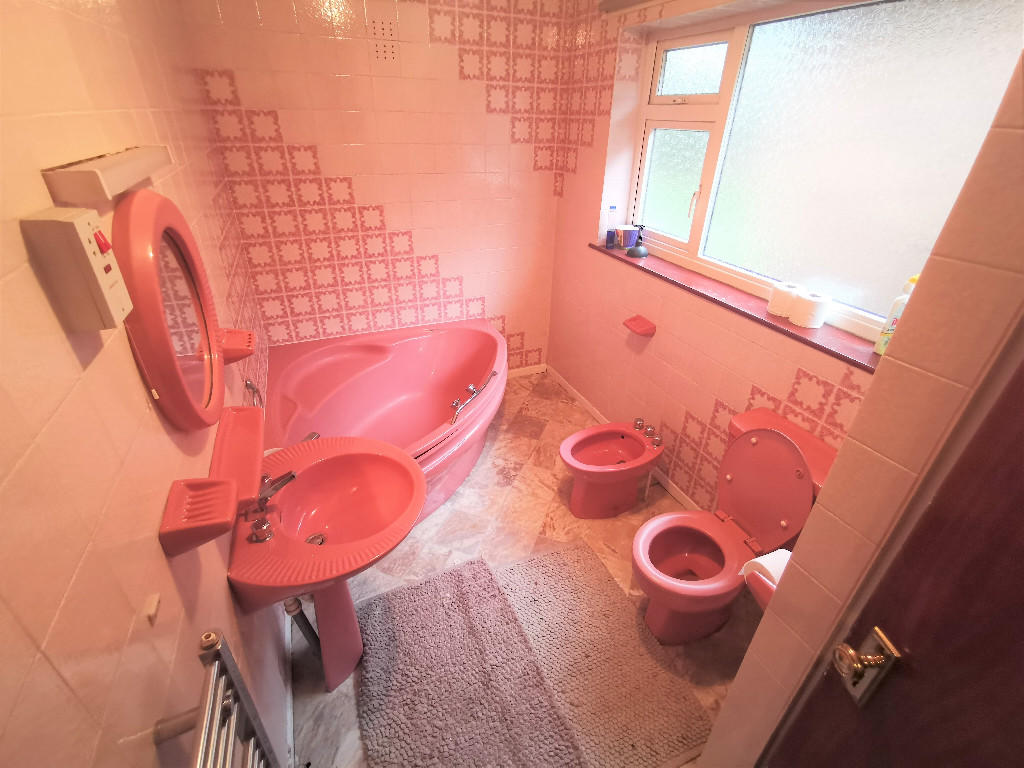 First Floor Bathroom