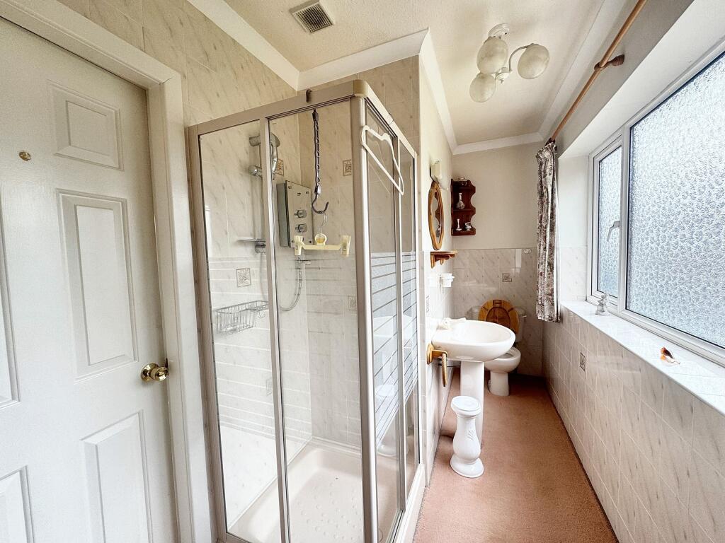 Jack &amp; Jill En-Suite Shower Room