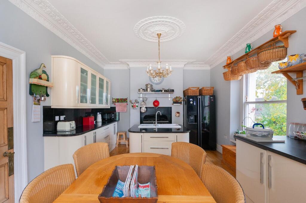 1V6WCM - Kitchen Diner B.jpg