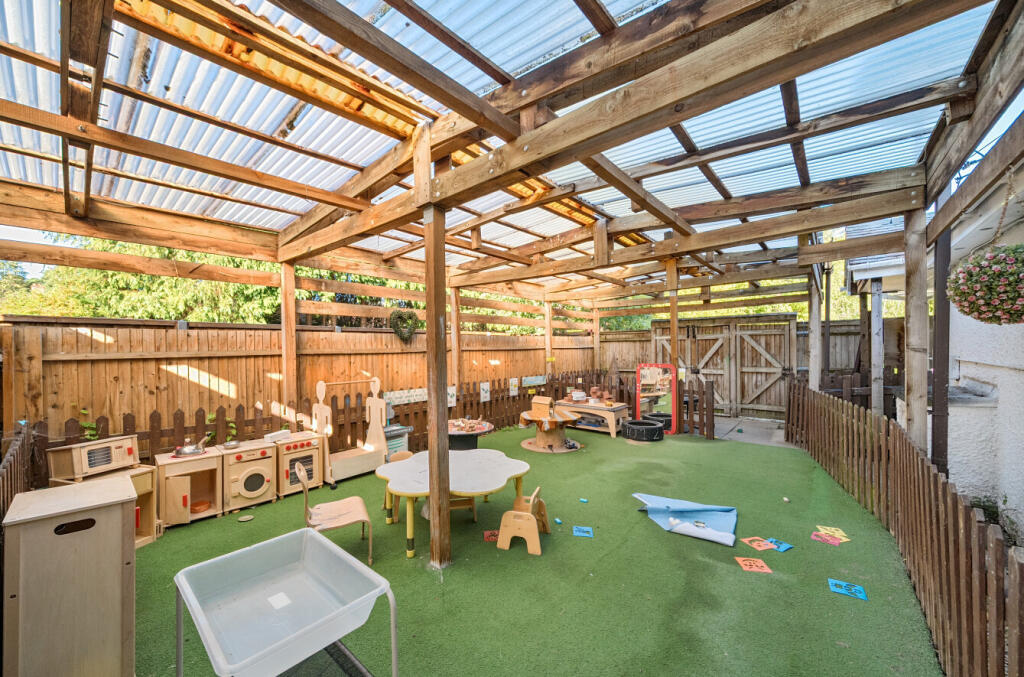 1354812-10-68c939...